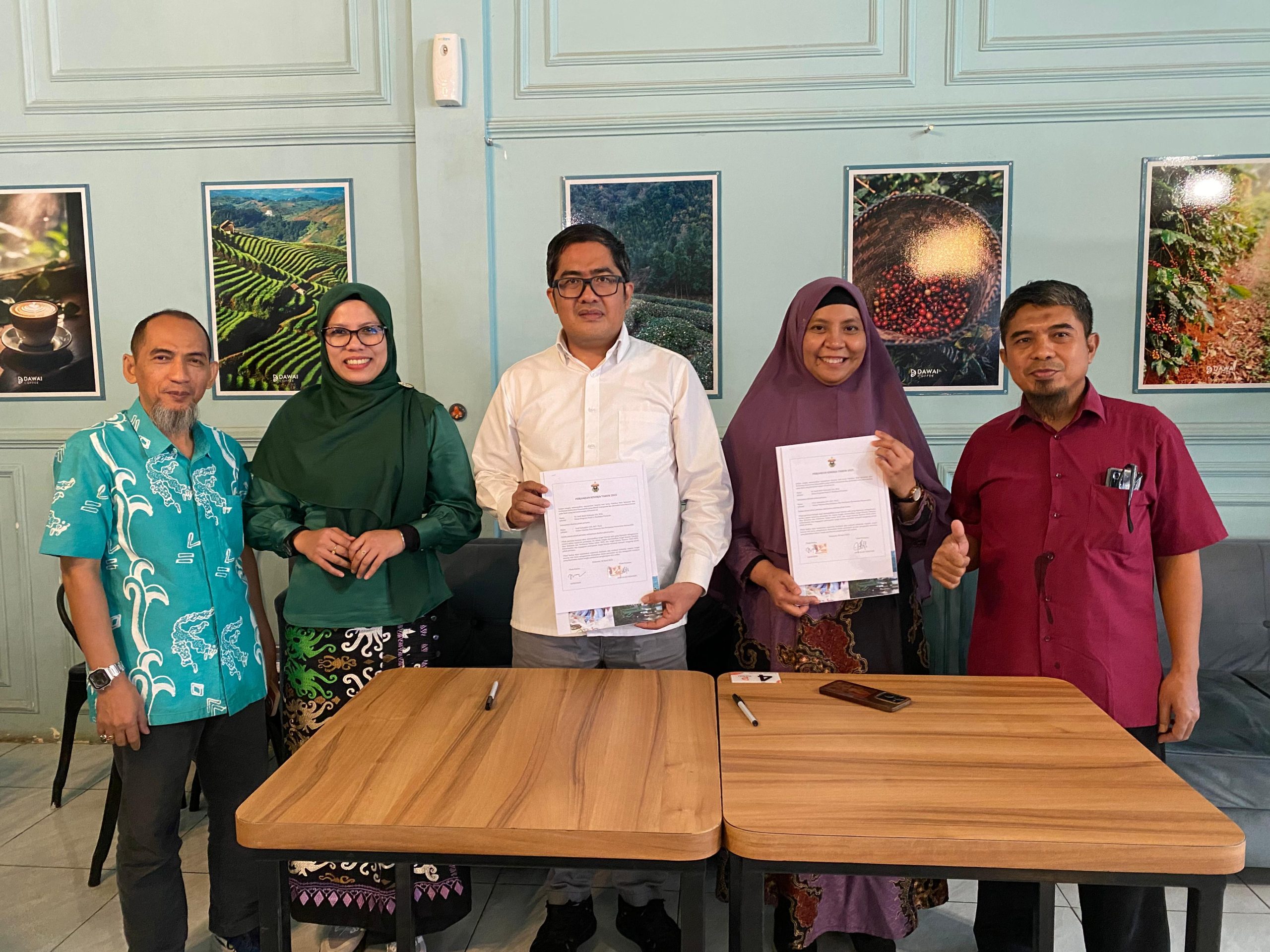 FIKP UNHAS Gelar Rapat Pimpinan dan Penandatanganan Kontrak Kinerja